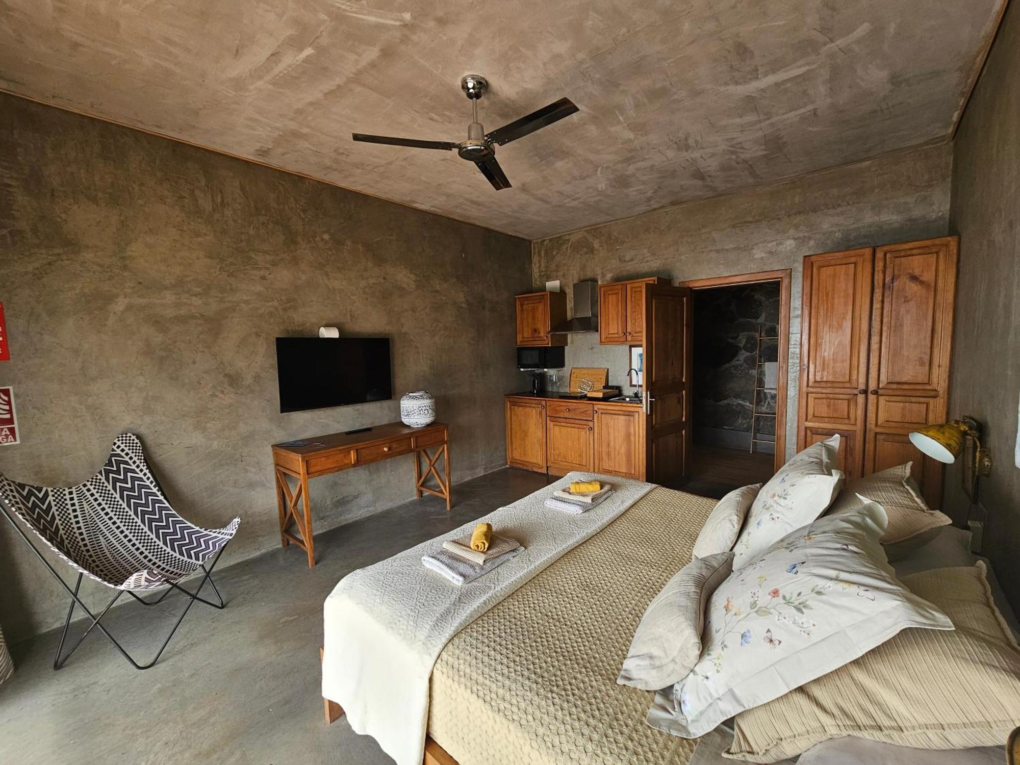 Les Terrasses Suites Кальета Экстерьер фото